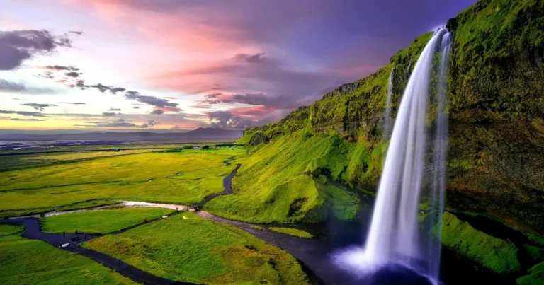 best time to travel to iceland